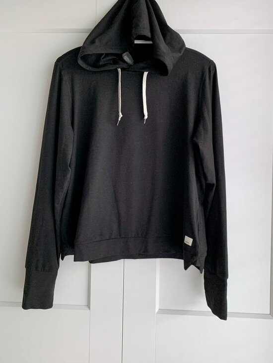 Vuori Tops - VUORI WOMEN'S PULLOVER HODDIE SIZE L